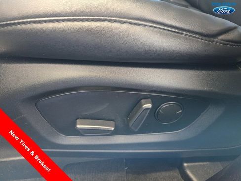 Used 2022 Ford Explorer XLT w/ Equipment Group 202A image 12