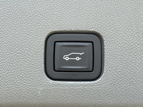 Used 2024 Cadillac XT6 Premium Luxury FWD image 12