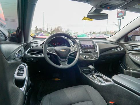 Used 2021 Chevrolet Malibu LT image 12