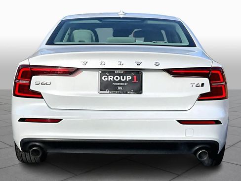 Used 2019 Volvo S60 T6 Momentum image 4