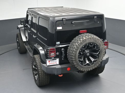 Used 2012 Jeep Wrangler Unlimited Sahara w/ Dual Top Group image 40