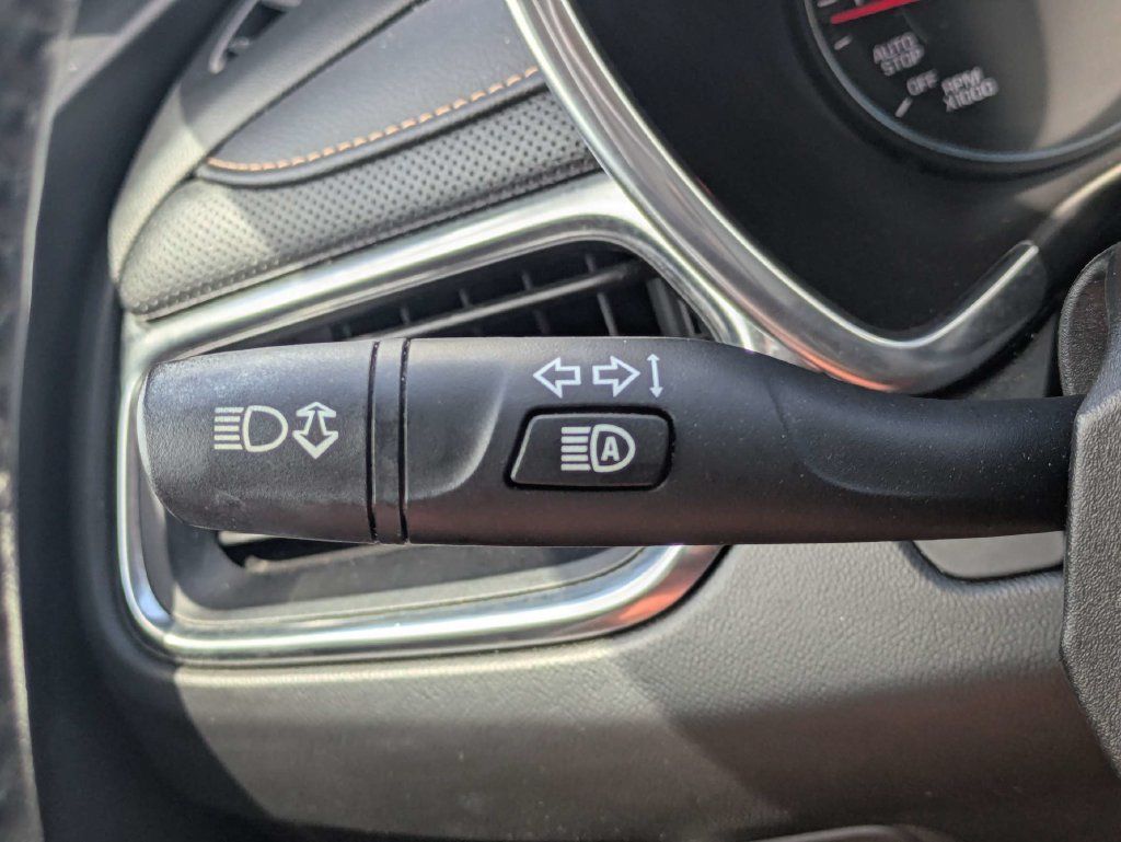 Used 2021 Chevrolet Equinox Premier FWD image 31