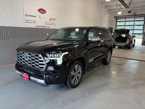 Used 2024 Toyota Sequoia Capstone AWD/4WD image 6