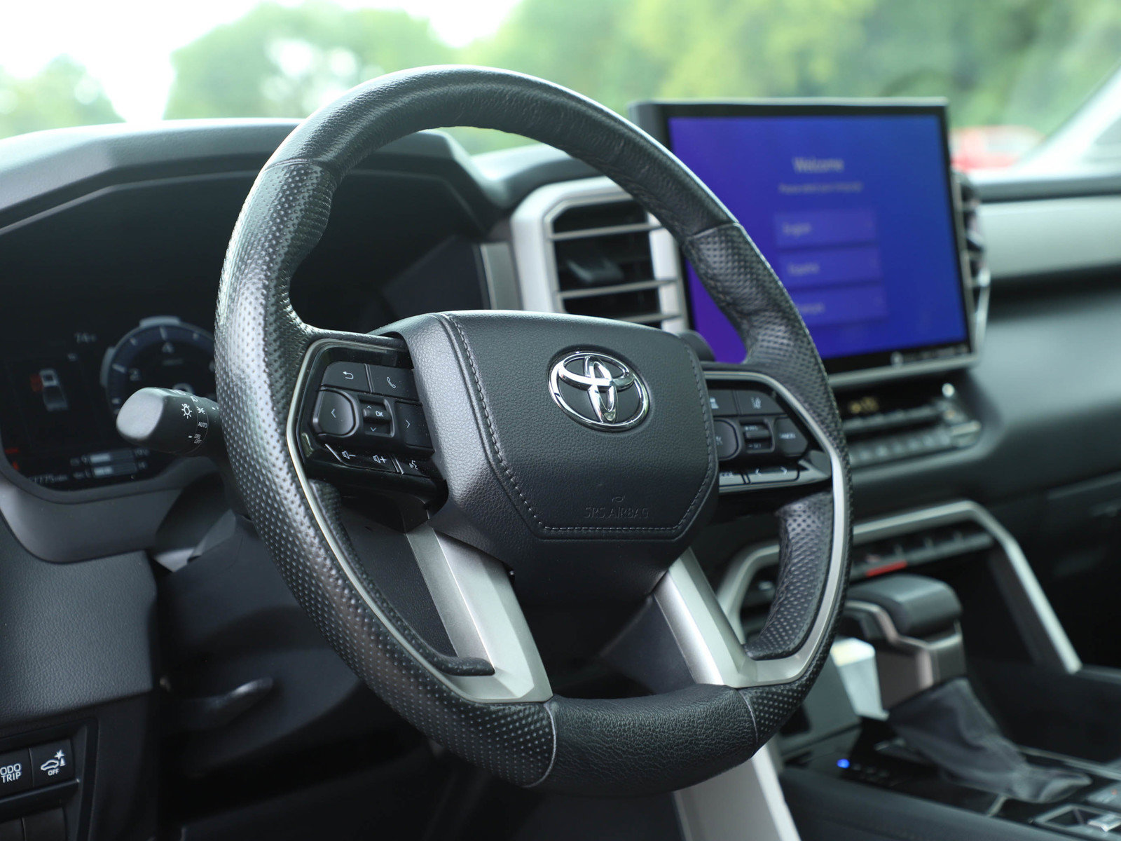 Used 2024 Toyota Tundra Limited AWD/4WD image 25