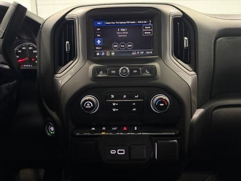 Used 2023 Chevrolet Silverado 1500 Custom AWD/4WD image 14