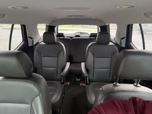 Used 2020 Chevrolet Traverse Premier AWD/4WD image 8