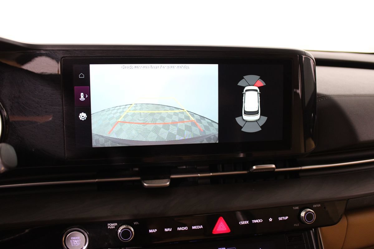 Used 2022 Kia Carnival EX FWD image 19
