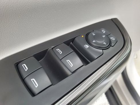 Used 2019 GMC Acadia SLT FWD image 17