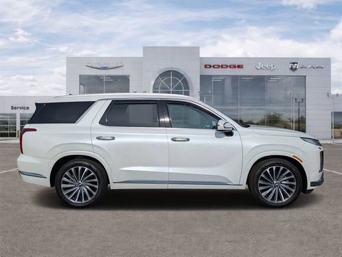 Used 2023 Hyundai Palisade Calligraphy AWD/4WD image 2