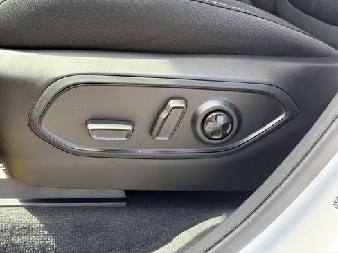 New 2026 Jeep Grand Cherokee L 4WD image 17