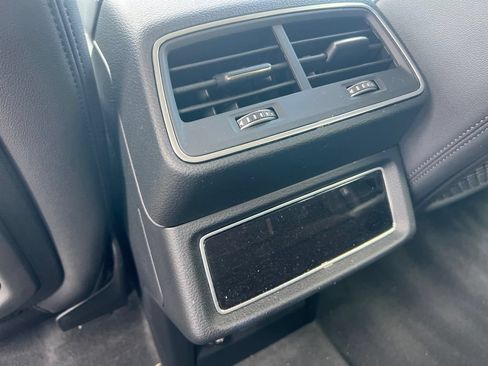 Used 2022 Audi e-tron Premium AWD/4WD image 21