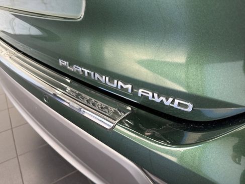 Used 2024 Toyota Highlander Platinum image 9