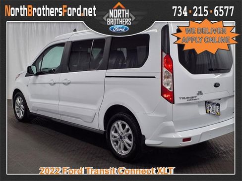 Used 2022 Ford Transit Connect XLT image 2