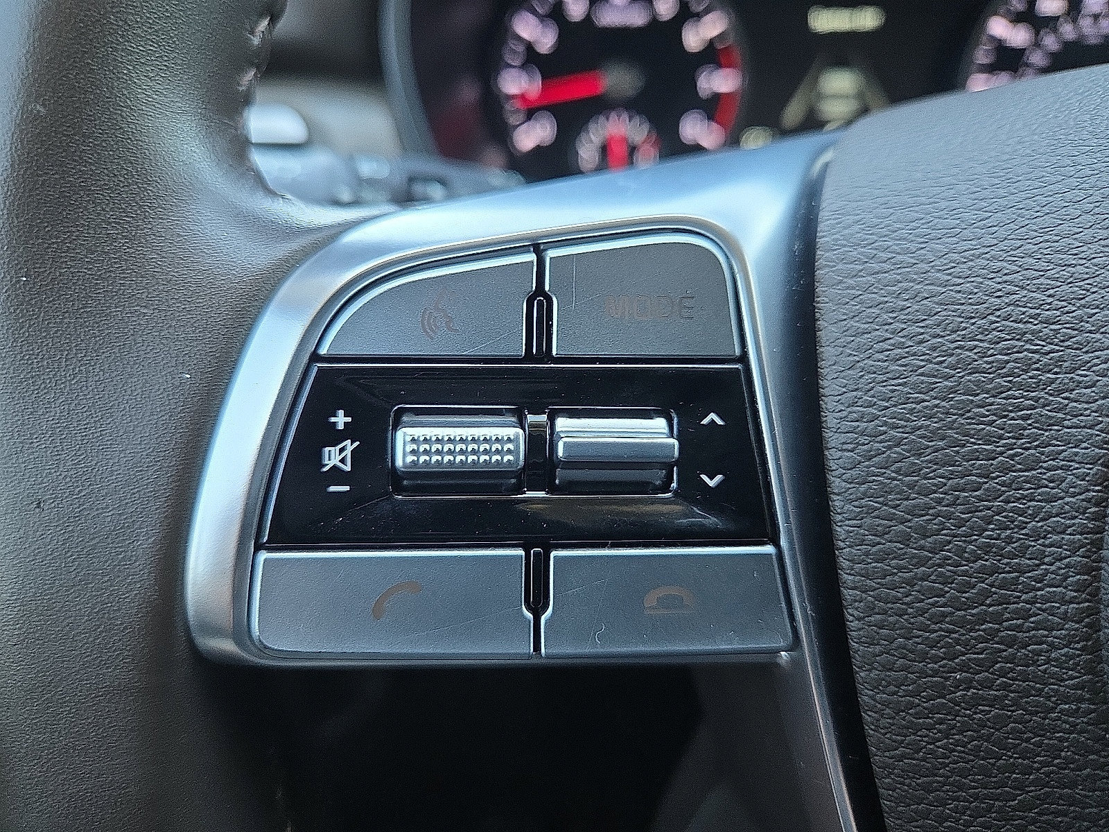Used 2020 Kia Telluride SX w/ Towing Package FWD image 20