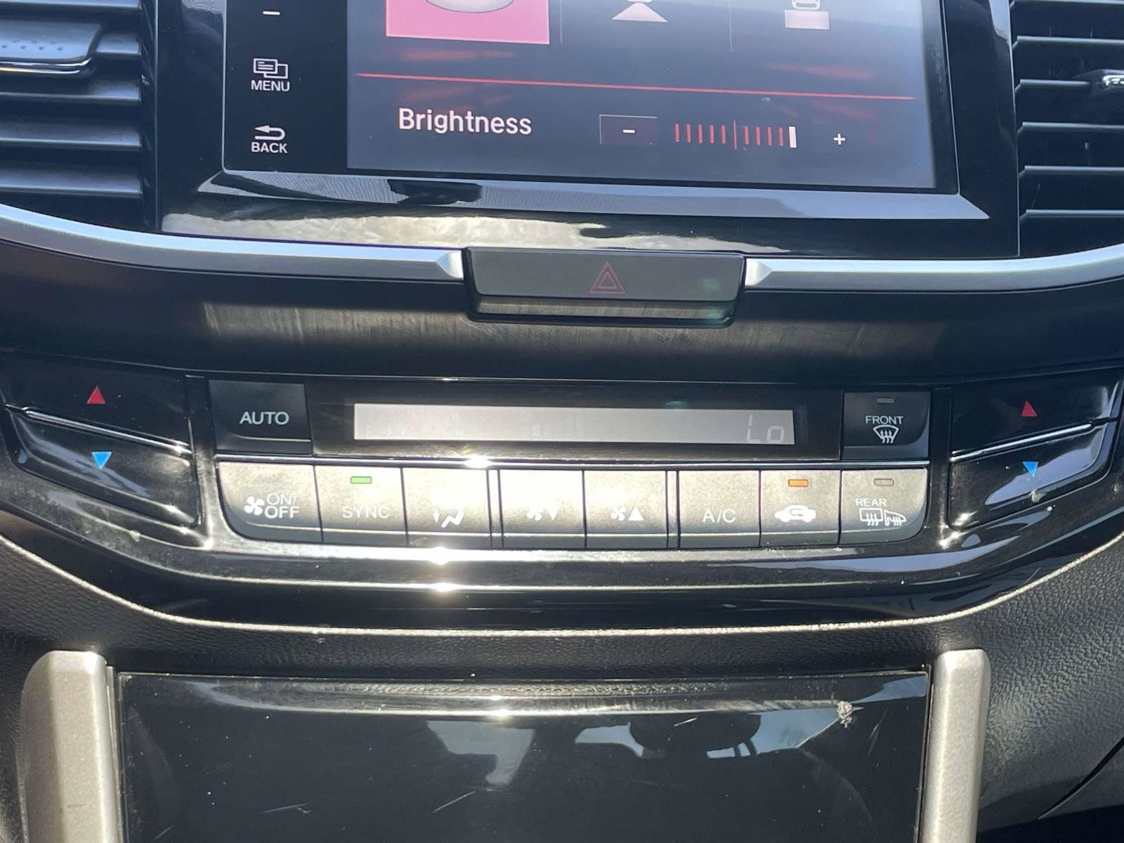 Used 2017 Honda Accord EX image 29
