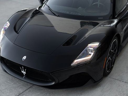 Used 2022 Maserati MC20 Coupe image 17