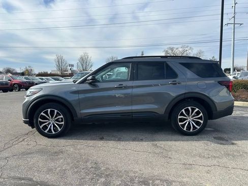 Used 2025 Ford Explorer ST-Line image 5