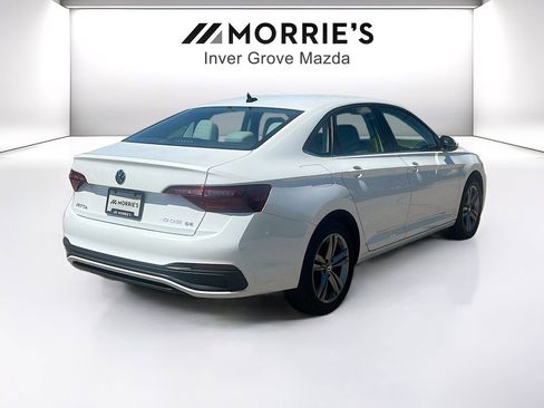 Used 2023 Volkswagen Jetta SE FWD image 5