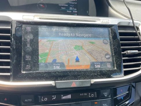Used 2017 Honda Accord Touring image 27