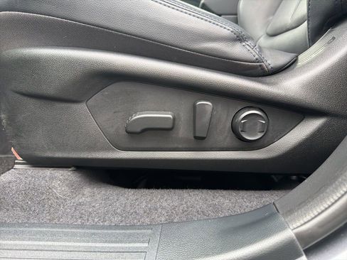 Certified 2025 Subaru Forester Limited image 17