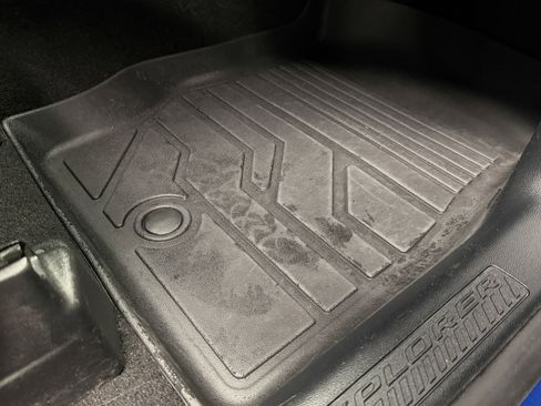 Used 2020 Ford Explorer XLT w/ Comfort Package image 24