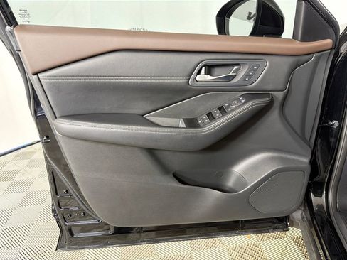 Used 2023 Nissan Rogue SL FWD image 11