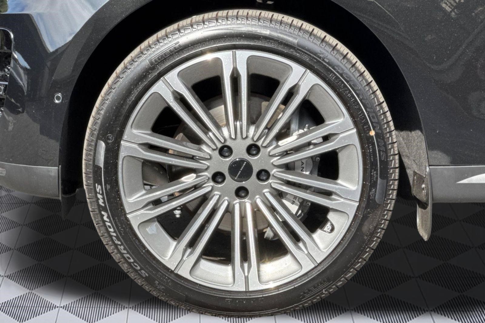New 2026 Land Rover Range Rover Sport SE AWD/4WD image 13
