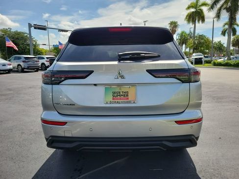 Used 2026 Mitsubishi Outlander ES FWD image 5