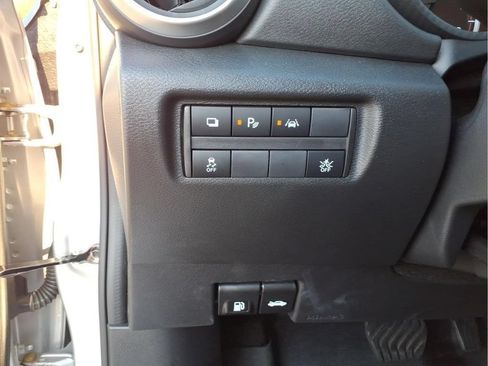 Used 2025 Nissan Versa S w/ Trunk Package FWD image 19