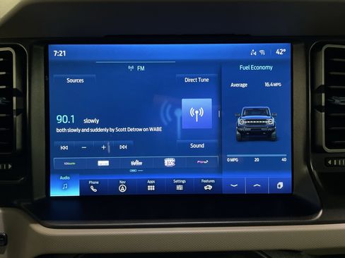 Used 2023 Ford Bronco Wildtrak image 24