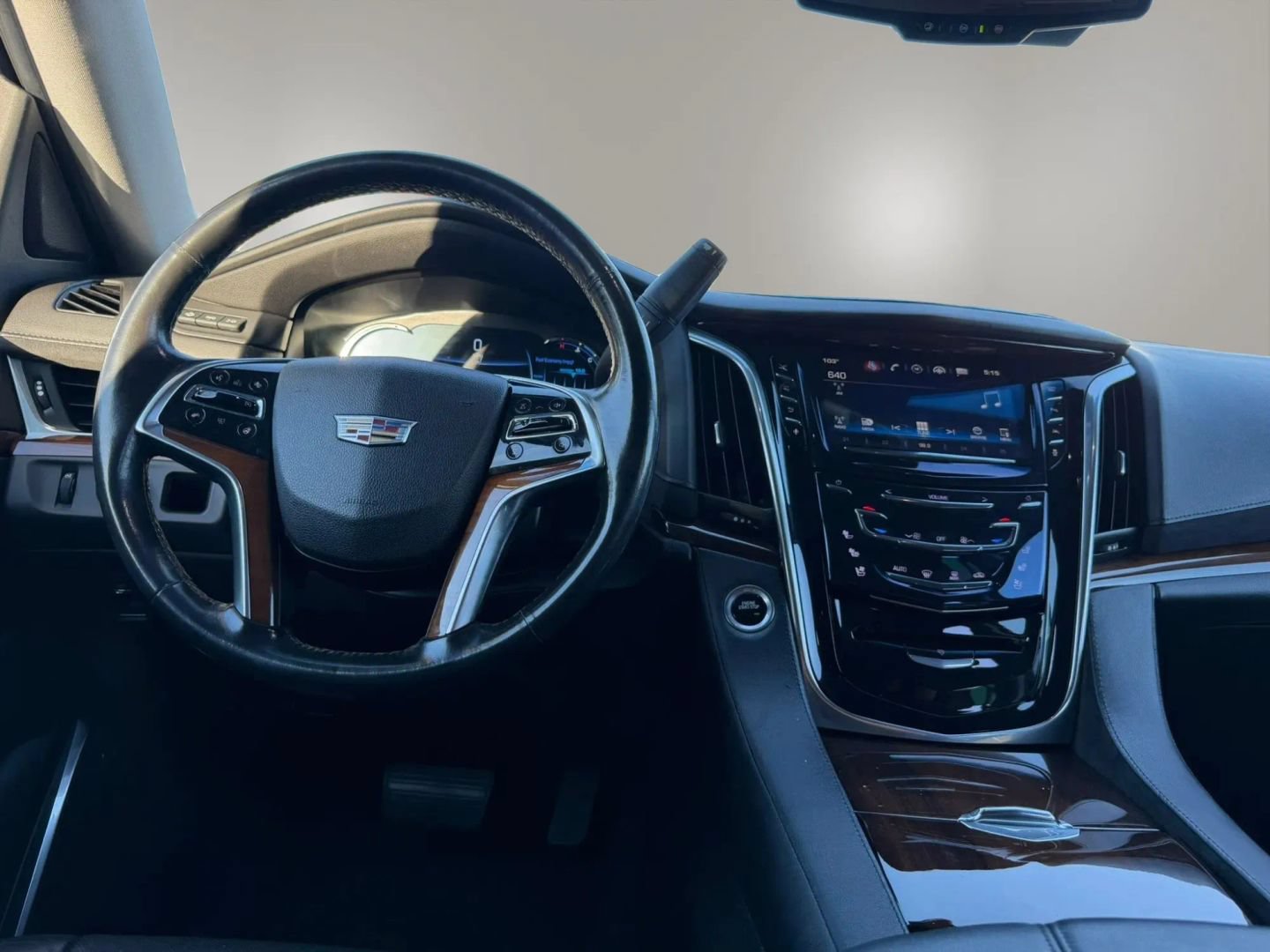 Used 2016 Cadillac Escalade Premium RWD image 23