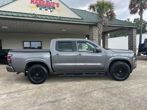 Used 2022 Nissan Frontier SV image 4