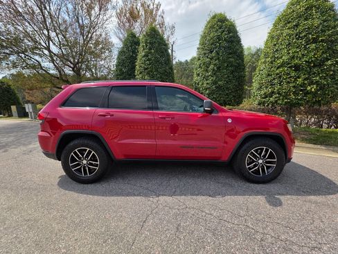 Used 2017 Jeep Grand Cherokee Trailhawk image 6