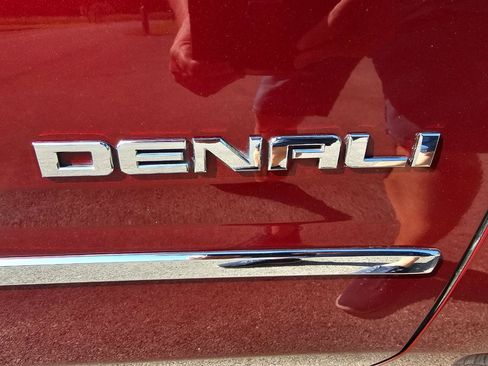 Used 2017 GMC Yukon Denali w/ Open Road Package AWD/4WD image 15