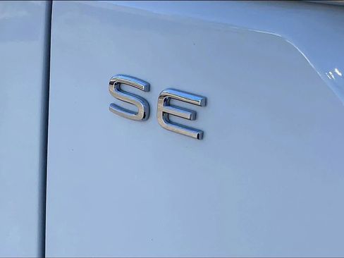 Used 2024 Volkswagen Atlas SE image 10