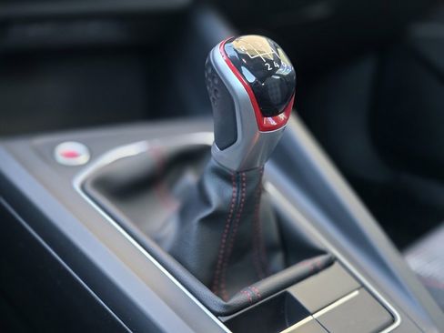 Used 2022 Volkswagen GTI SE image 36