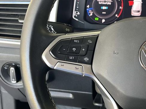 Used 2023 Volkswagen Atlas SE image 29