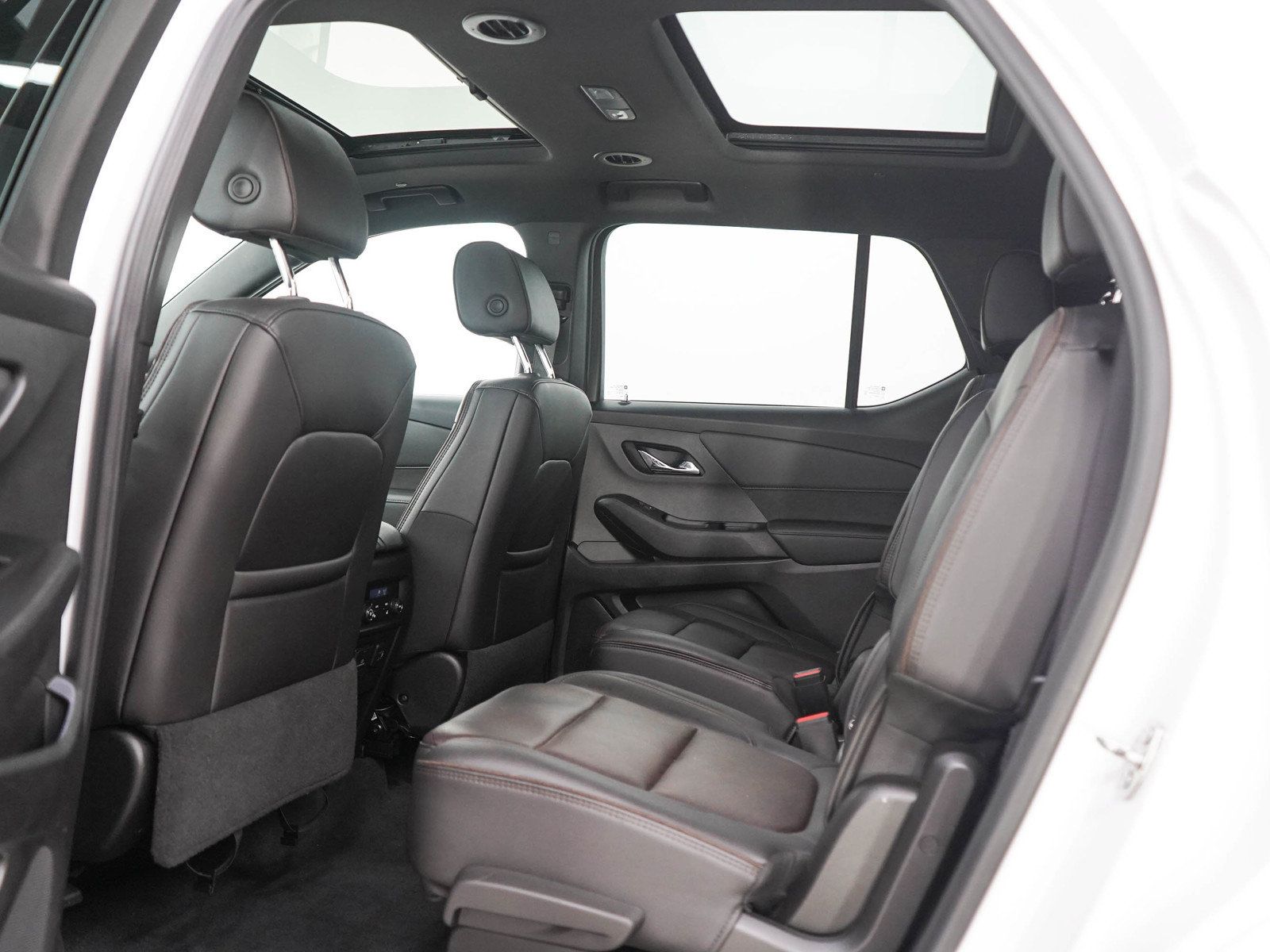 Used 2023 Chevrolet Traverse High Country w/ LPO, Floor Liner Package AWD/4WD image 19