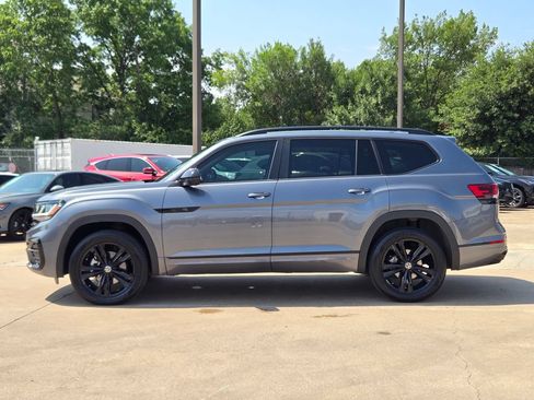 Used 2023 Volkswagen Atlas SEL R-Line AWD/4WD image 7