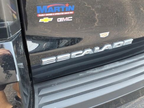 Used 2015 Cadillac Escalade Luxury RWD image 11