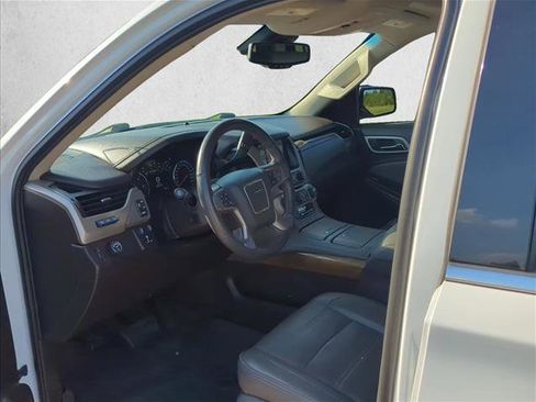 Used 2017 GMC Yukon XL Denali w/ Open Road Package RWD image 9