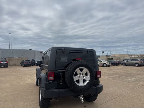 Used 2015 Jeep Wrangler Unlimited Sport w/ Quick Order Package 24S AWD/4WD image 17