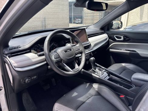 Used 2025 Jeep Compass Limited AWD/4WD image 35