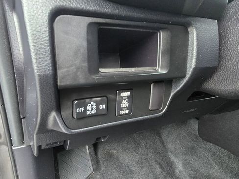 Used 2016 Toyota Tacoma TRD Off-Road w/ Towing Package image 19