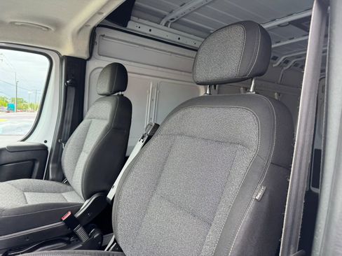Used 2024 RAM ProMaster 2500 w/ Convenience Group FWD image 10