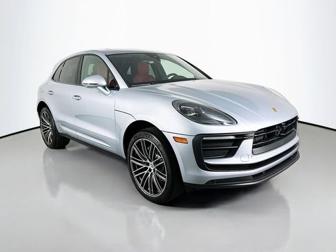 Certified 2026 Porsche Macan AWD/4WD image 7