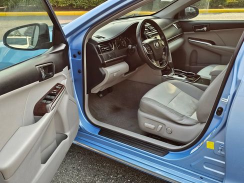 Used 2012 Toyota Camry XLE w/ Leather Pkg FWD image 20