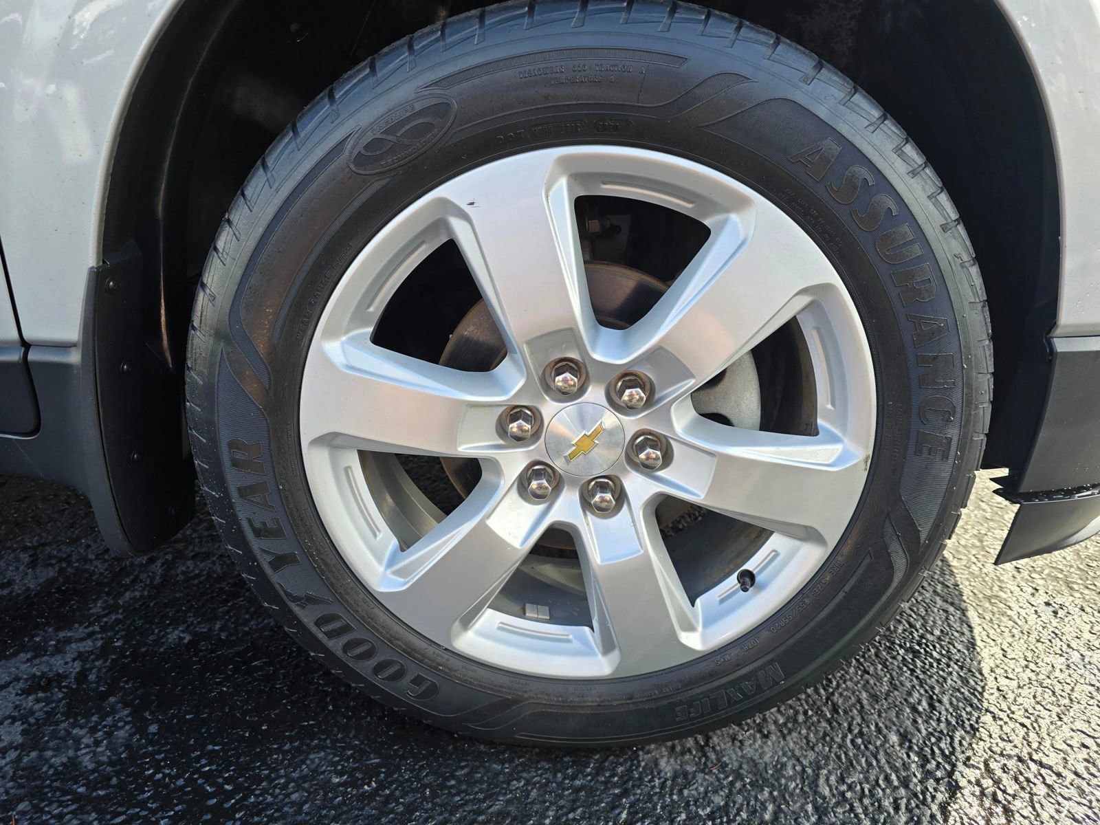 Used 2016 Chevrolet Traverse LT w/ Style and Technology Package FWD image 9