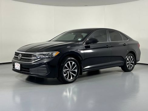 Used 2022 Volkswagen Jetta S FWD image 3
