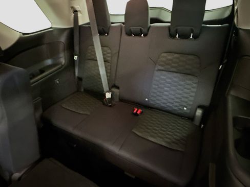 Used 2023 Nissan Pathfinder S AWD/4WD image 29